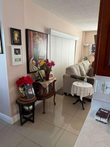 4164 Inverrary Drive 302, Lauderhill, FL 33319