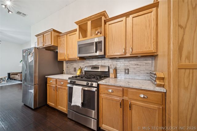 814 E Comet Street, Claremore, OK 74017