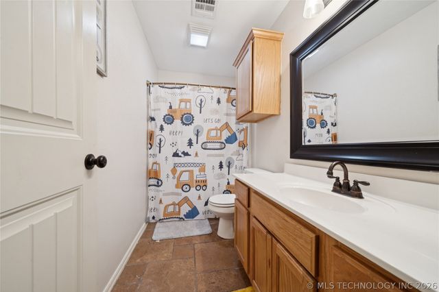 814 E Comet Street, Claremore, OK 74017