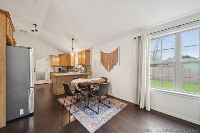 814 E Comet Street, Claremore, OK 74017