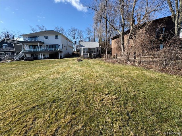 6912 Colony Drive, West Bloomfield, MI 48323