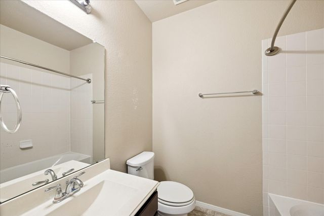 310 Kendall Crest Drive, Alvin, TX 77511