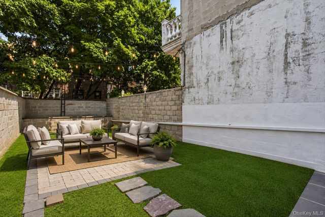 2046 26th Street, Astoria, NY 11105