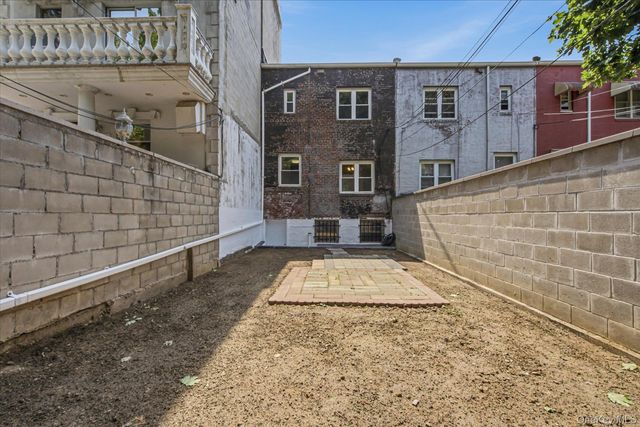 2046 26th Street, Astoria, NY 11105