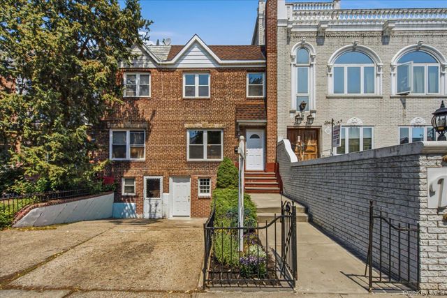 2046 26th Street, Astoria, NY 11105