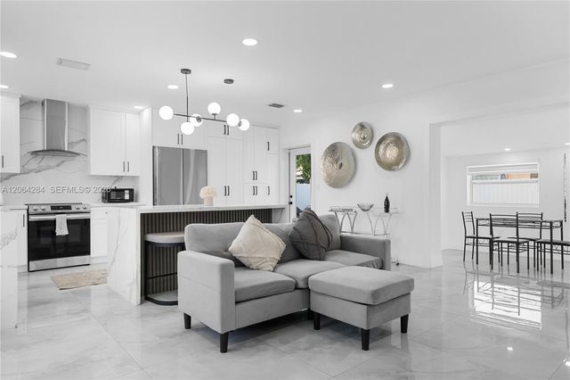 315 NW 106th ST, Miami, FL 33150