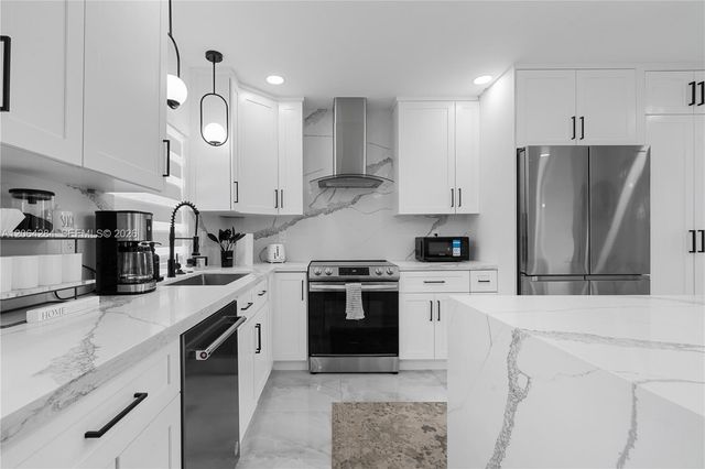 315 NW 106th ST, Miami, FL 33150