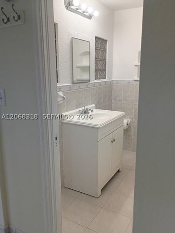 8215 Abbott Ave 3A, Miami Beach, FL 33141