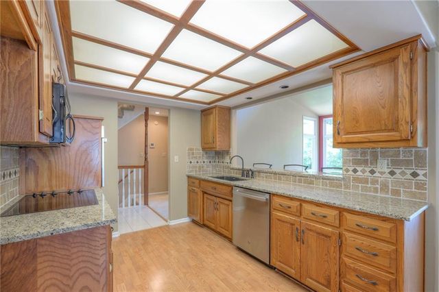 8711 Crysler Avenue, Kansas City, MO 64138