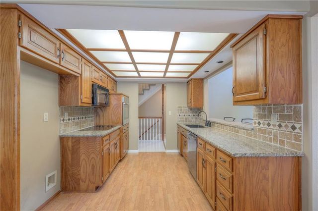 8711 Crysler Avenue, Kansas City, MO 64138