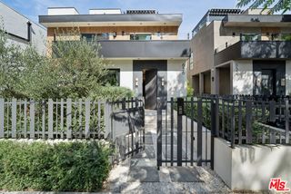 656 Huntley Drive 101, West Hollywood, CA 90069