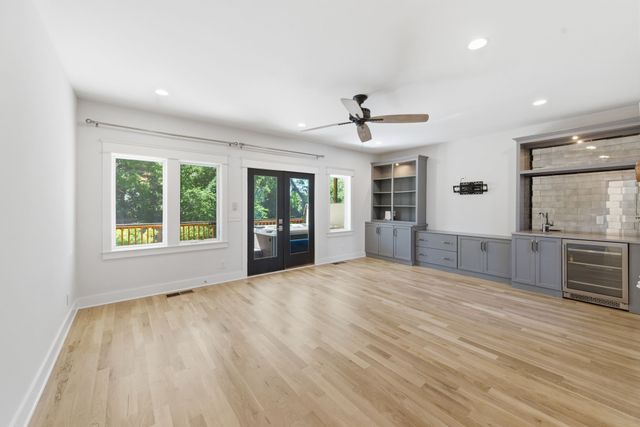 2801 27th Ave, S, Nashville, TN 37212