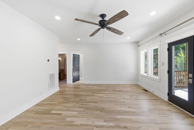 2801 27th Ave, S, Nashville, TN 37212