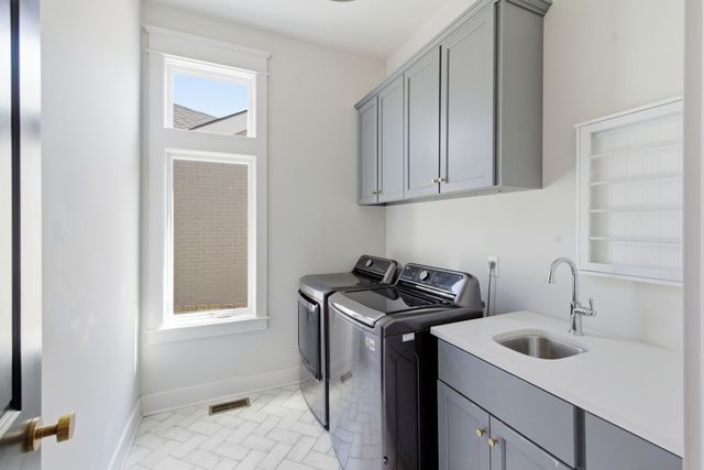 2801 27th Ave, S, Nashville, TN 37212