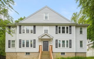 15 Circuit Ave E, Worcester, MA 01603