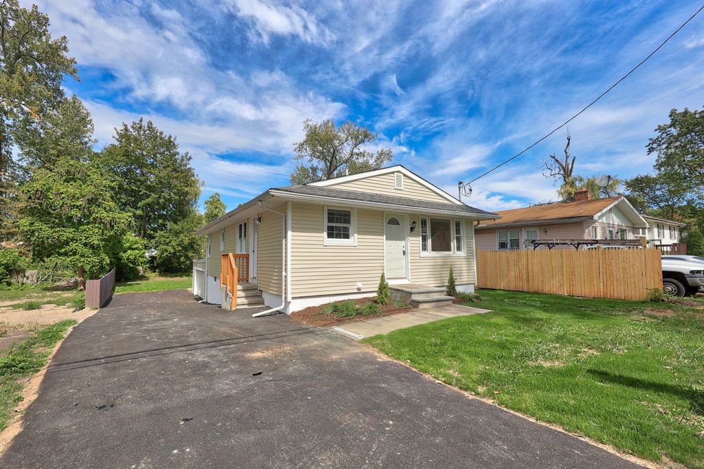 81 Homeside Avenue, West Haven, CT 06516