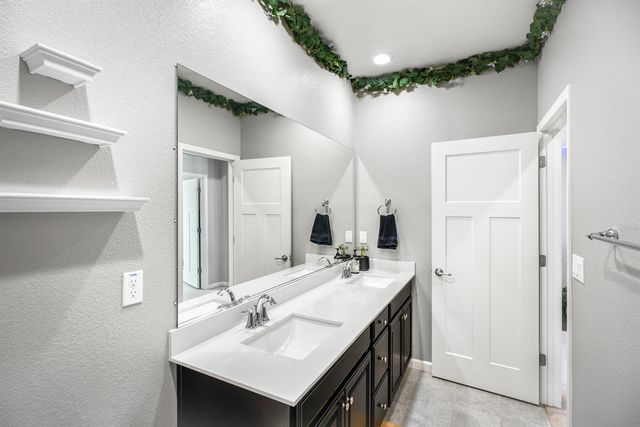 12570 Aviston Way, Rancho Cordova, CA 95742