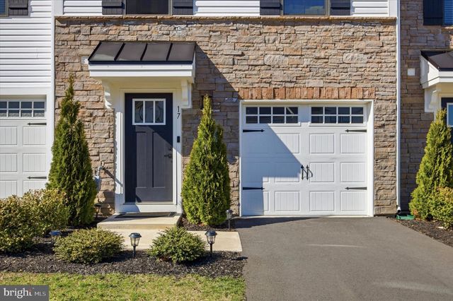 17 SAGE WAY, Mount Laurel, NJ 08054