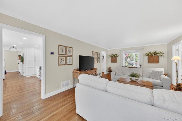 116 Chestnut Drive, New Windsor, NY 12553