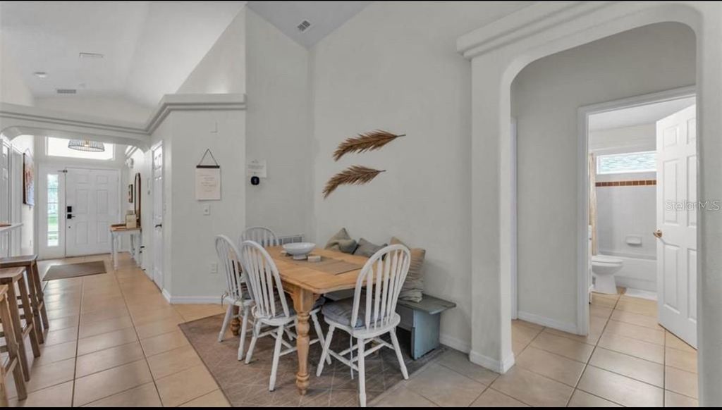 Image 6 of property listing at 462 VIZCAY WAY, Davenport, FL 33837