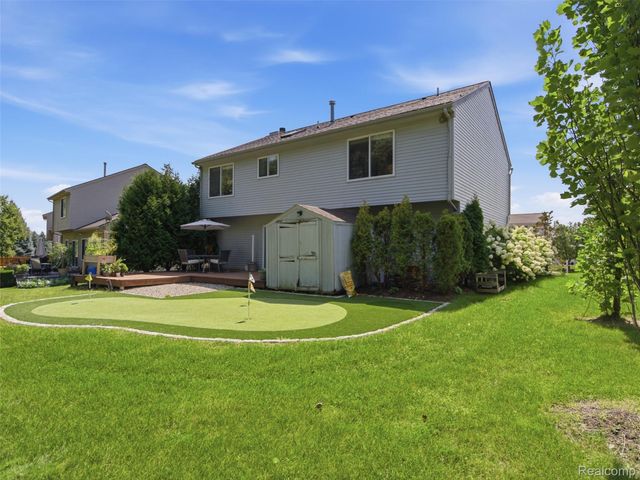 2694 Driftwood Drive, Waterford Charter Township, MI 48329