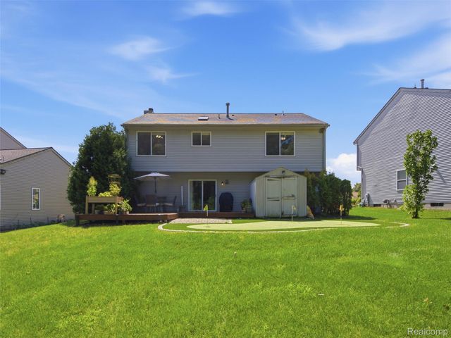 2694 Driftwood Drive, Waterford Charter Township, MI 48329