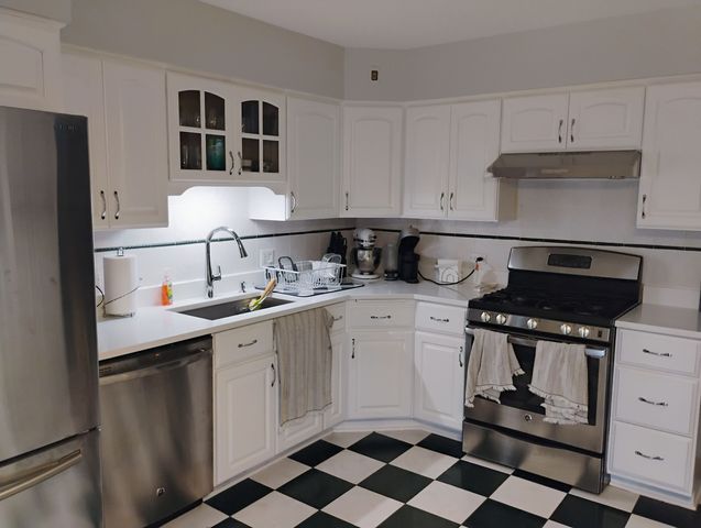 904 S Edward Street, Mount Prospect, IL 60056