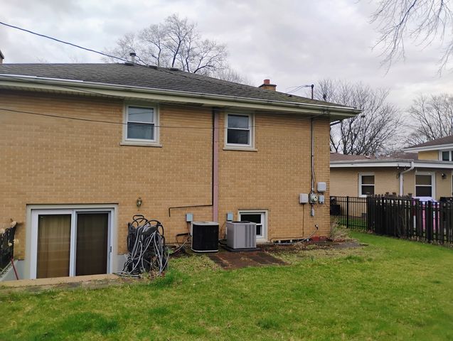 904 S Edward Street, Mount Prospect, IL 60056