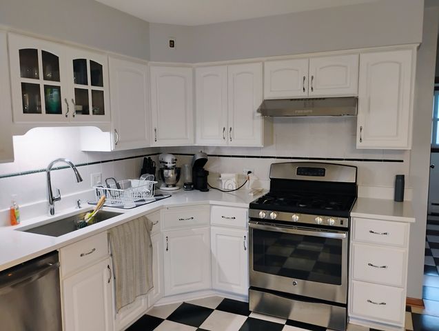 904 S Edward Street, Mount Prospect, IL 60056