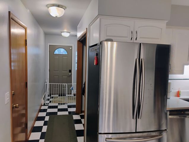 904 S Edward Street, Mount Prospect, IL 60056
