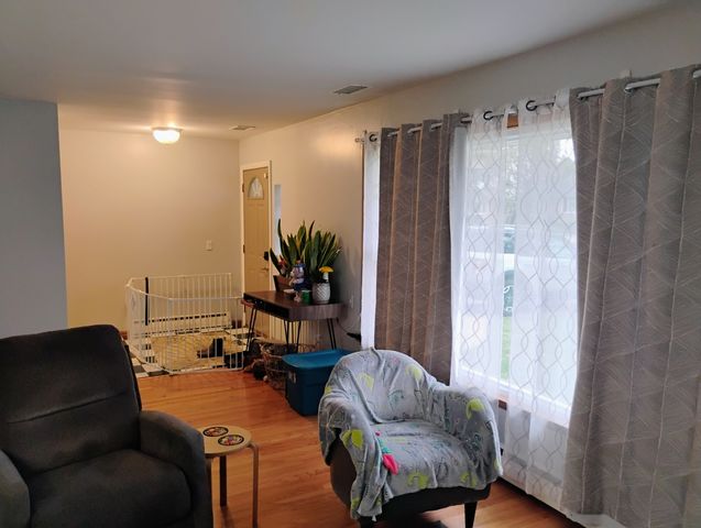 904 S Edward Street, Mount Prospect, IL 60056