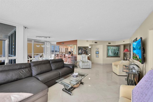 16425 Collins Avenue 2011, Sunny Isles Beach, FL 33160