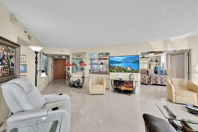 16425 Collins Avenue 2011, Sunny Isles Beach, FL 33160