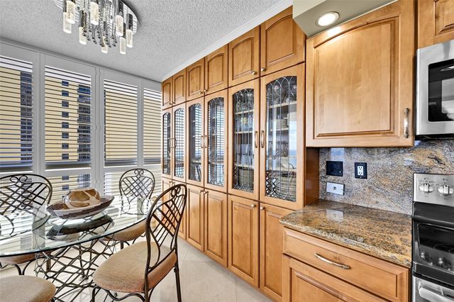 16425 Collins Avenue 2011, Sunny Isles Beach, FL 33160