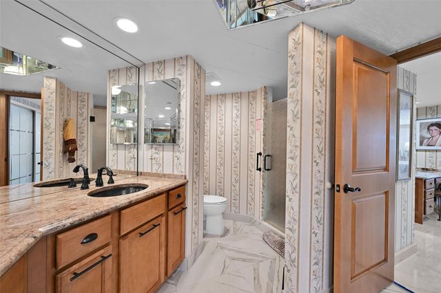 16425 Collins Avenue 2011, Sunny Isles Beach, FL 33160