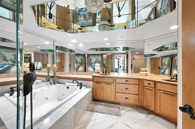 16425 Collins Avenue 2011, Sunny Isles Beach, FL 33160