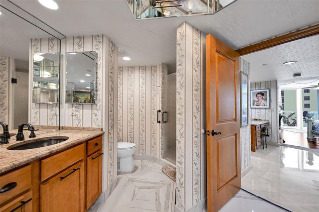 16425 Collins Avenue 2011, Sunny Isles Beach, FL 33160