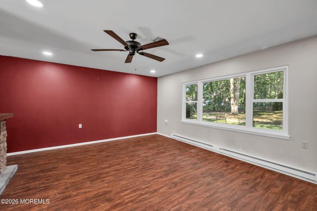 499B Thornbury Court, Lakewood, NJ 08701