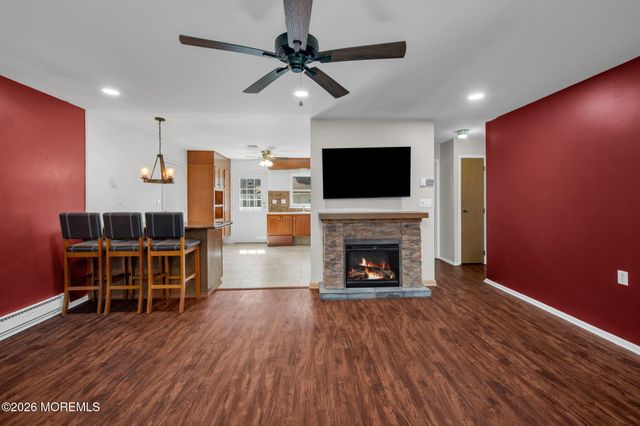 499B Thornbury Court, Lakewood, NJ 08701