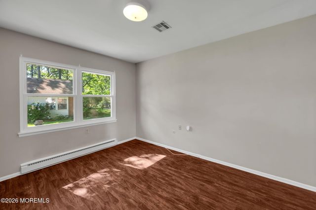 499B Thornbury Court, Lakewood, NJ 08701