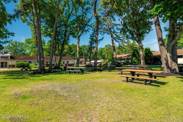 499B Thornbury Court, Lakewood, NJ 08701