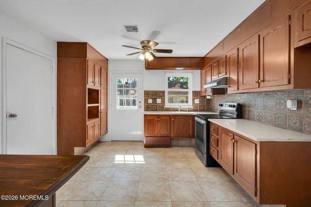 499B Thornbury Court, Lakewood, NJ 08701