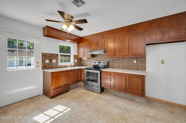 499B Thornbury Court, Lakewood, NJ 08701