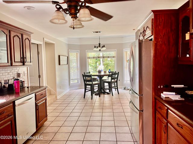 5560 Poplar Corner Road, Walls, MS 38680