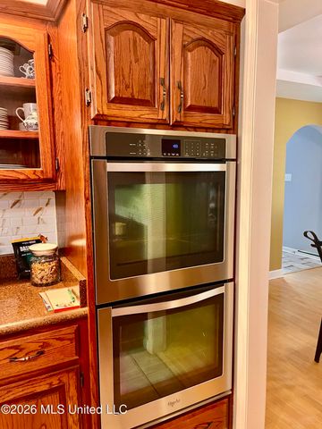 5560 Poplar Corner Road, Walls, MS 38680
