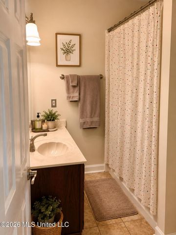5560 Poplar Corner Road, Walls, MS 38680