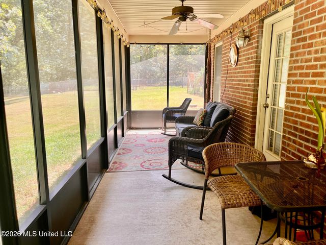 5560 Poplar Corner Road, Walls, MS 38680