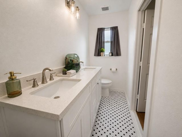 120 W Whitney Street, Houston, TX 77018