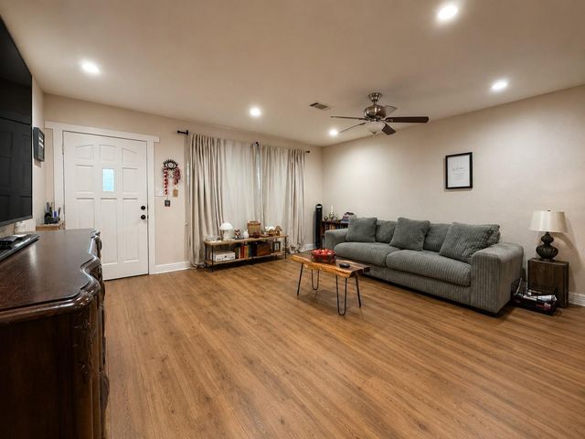 120 W Whitney Street, Houston, TX 77018
