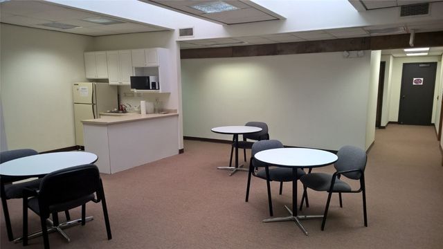 1957 Blairs Ferry Road NE 450, Cedar Rapids, IA 52402